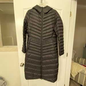 Land's End Black Ultralight Packable Maxi Down coat Size M